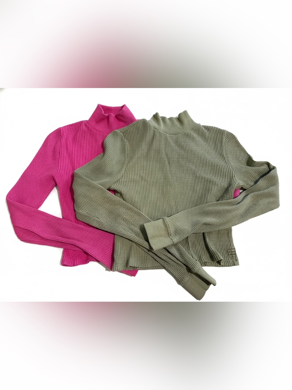 BDG Women’s Olive Green & Hot Pink Waffel Mock Neck Crop Tops. Size Medium
